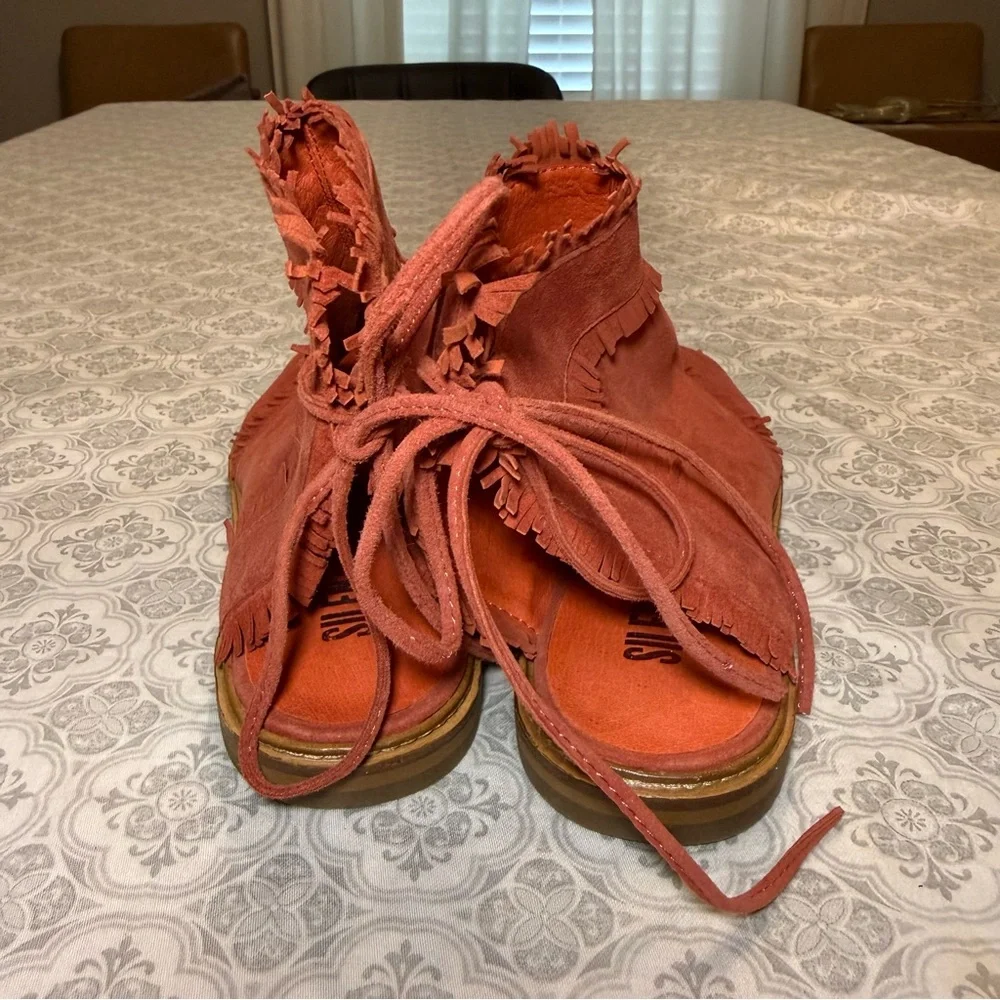 FREE PEOPLE SILENT D SANDALS Size 40